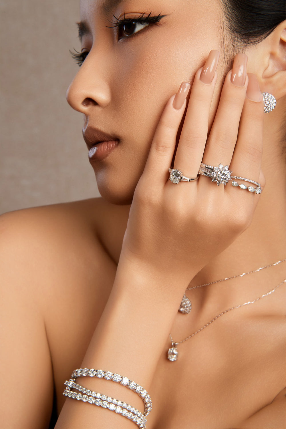Nhẫn Moissanite Caterina Diamond xếp tầng, dây chuyền và vòng tay đeo chồng